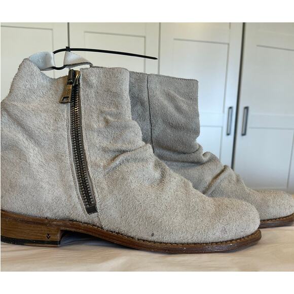 NWOT: John Varvatos Slouchy Zip Boot in China White